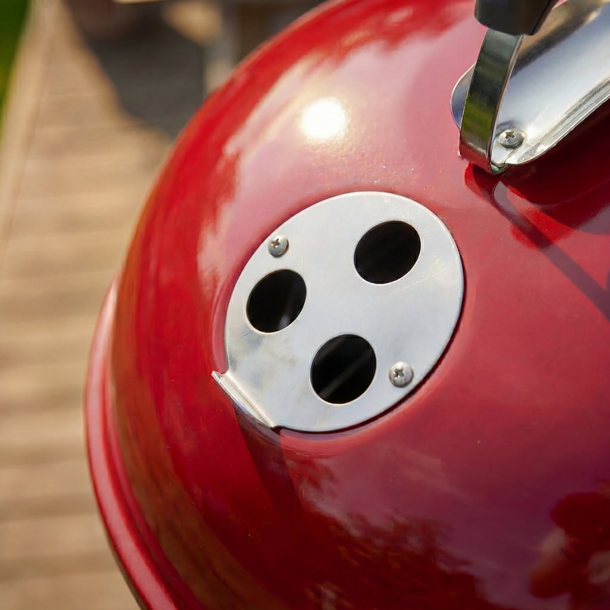 Memphis Freestanding Kettle Grill BBQ, Red & Black