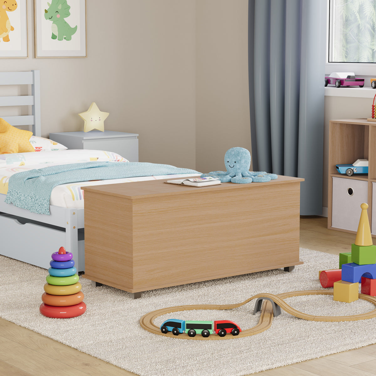 Leon Toy Box, Pine