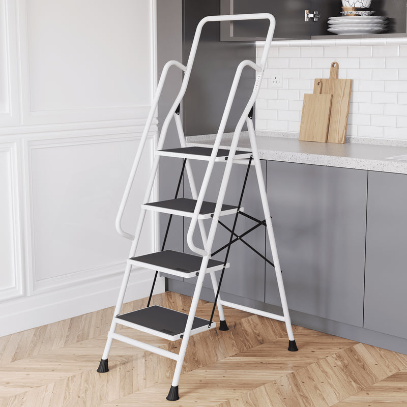 4-Step Ladder With Handrail