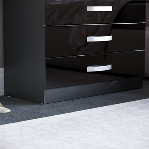 Hulio 4-Drawer Chest - Black